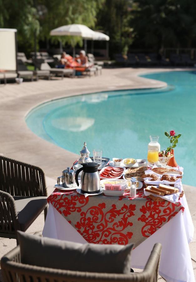 Kenzi Club Agdal Medina Ξενοδοχείο Lahebichate Εξωτερικό φωτογραφία Breakfast at the pool